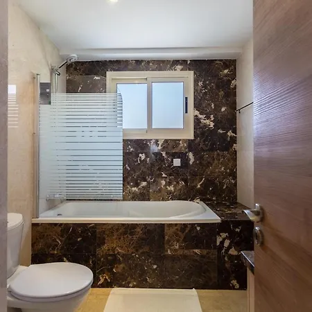 Luxury Seaview Pool Jacuzzi Sauna 레메소스