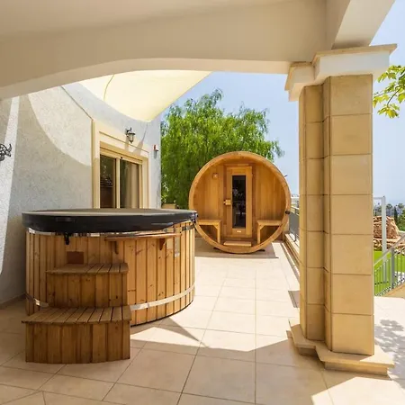 Luxury Seaview Pool Jacuzzi Sauna