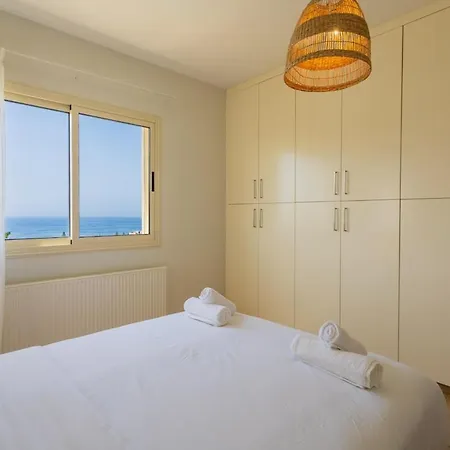 Luxury Seaview Pool Jacuzzi Sauna 빌라 레메소스