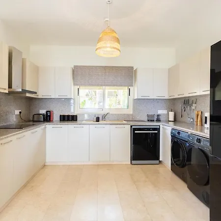 Luxury Seaview Pool Jacuzzi Sauna * 레메소스